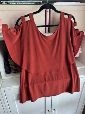 Coco Bianco Rust Cold-Shoulder Ruffle Top
